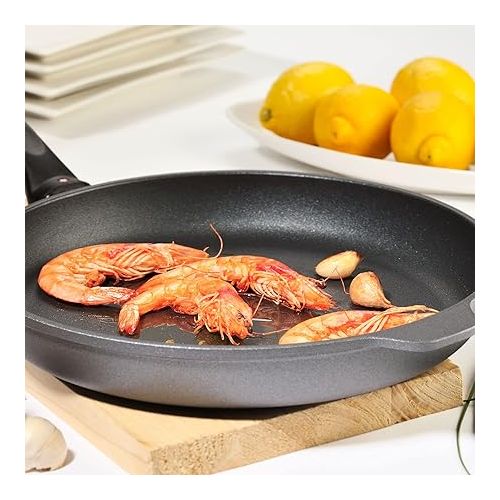  Swiss Diamond 11 Inch Nonstick Frying Pan - Premium Skillet for Omelette's, and More - Non Stick Fry Pan for Effortless Cooking - Kitchen Essential Cooking Pan for Delicious Meals