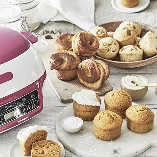 테팔 Tefal Cake Factory KD8018 Smarter Kuchenbackautomat (1200 W, ideal fuer Muffins, Schokoladen-Lava-Kuchen, Cup Cakes, Muesliriegel, Biskuit Kuchen, inkl. Rezeptbuch) weiss/lila