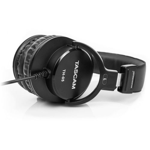  TASCAM TH-05 Monitoring Headphones