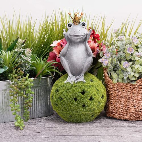  Besuchen Sie den TERESA'S COLLECTIONS-Store TERESAS COLLECTIONS Solarleuchte Froschkoenig Gartenfiguren auf Kugel beflockt mit Moos Kunstharz Frosch Dekofiguren 30.5cm Tierfigur Wetterfest Fruehling Sommer Gartendeko fuer Aussen