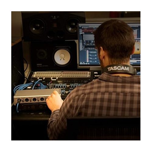  Tascam SERIES 208i 20 IN/8 OUT USB Audio Interface with MIDI, DAW Recording Software for Songwriting, Podcasting, Recording