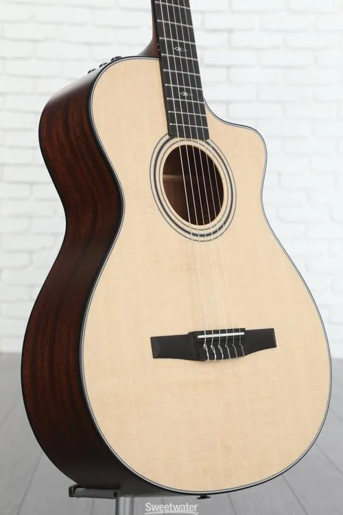 Taylor 312ce-N Nylon Acoustic-electric Guitar - Natural Sitka Spruce