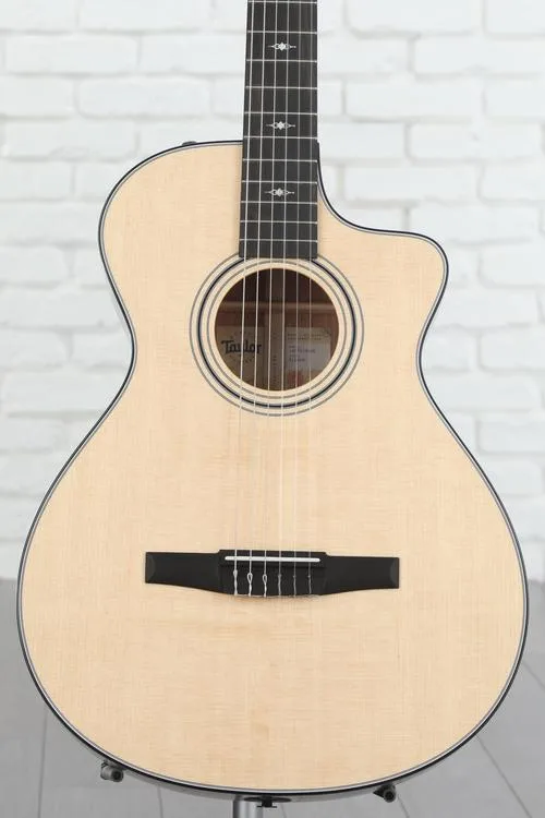  Taylor 312ce-N Nylon Acoustic-electric Guitar - Natural Sitka Spruce