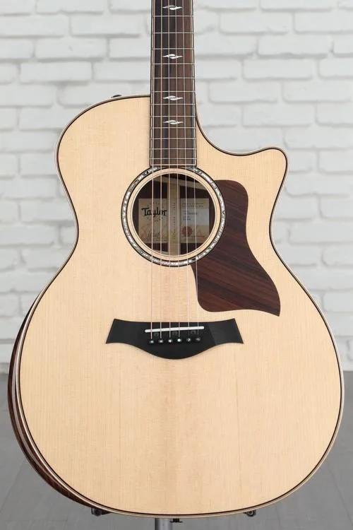  Taylor 814ce Acoustic-Electric Guitar - Natural with V-Class Bracing and Radiused Armrest