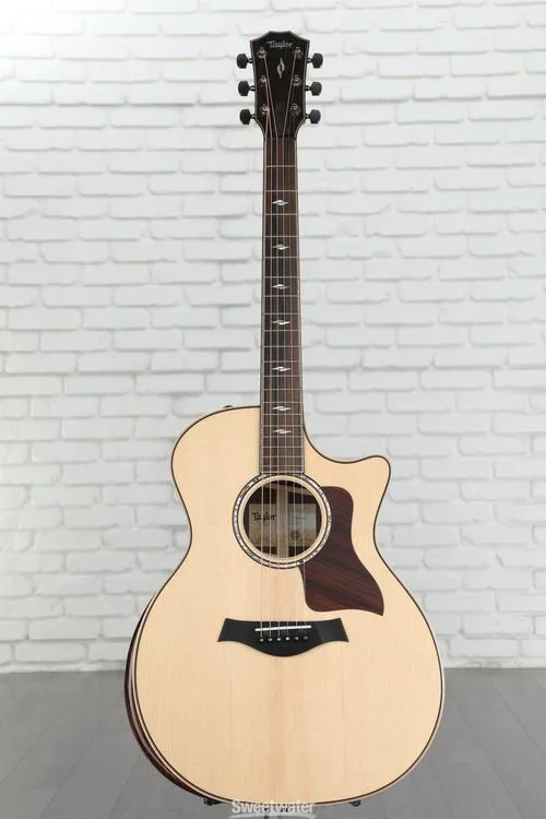  Taylor 814ce Acoustic-Electric Guitar - Natural with V-Class Bracing and Radiused Armrest