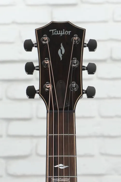  Taylor 814ce Acoustic-Electric Guitar - Natural with V-Class Bracing and Radiused Armrest