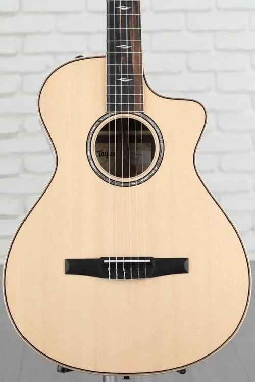  Taylor 812ce-N Grand Concert Nylon-string Guitar - Natural