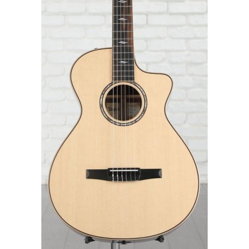  Taylor 812ce-N Grand Concert Nylon-string Guitar - Natural