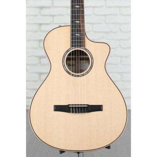  Taylor 812ce-N Grand Concert Nylon-string Guitar - Natural