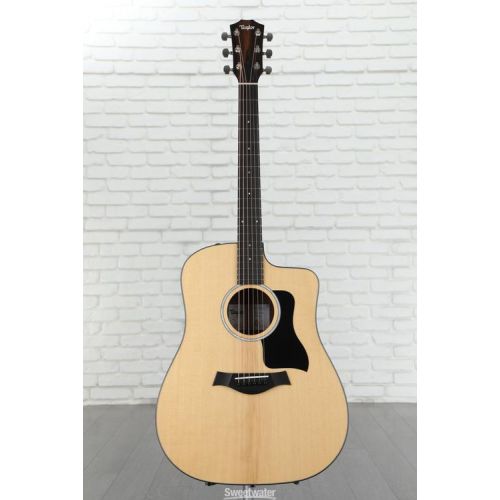  Taylor 210ce Plus Dreadnought Acousic-electric - Natural Demo