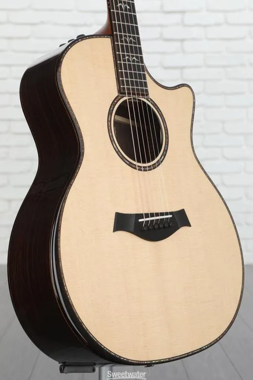 Taylor 914ce - Natural Sitka Spruce