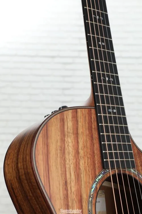  Taylor 722ce Grand Concert V-class Acoustic-electric Guitar - Natural Hawaiian Koa Top