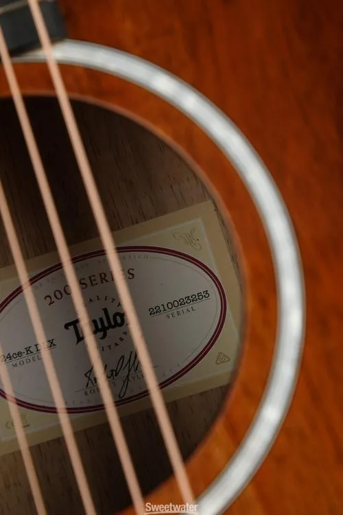  Taylor 224ce-K DLX Left-handed Acoustic-electric Guitar - Shaded Edgeburst with Layered Koa Back & Sides