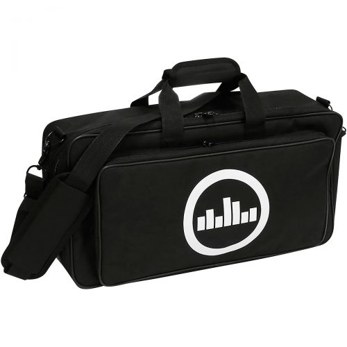  Temple Audio Design},description:The Temple Audio soft case for the SOLO 18 pedalboard provides an economical way to protect and transport your pedals. The rigid canvas material an