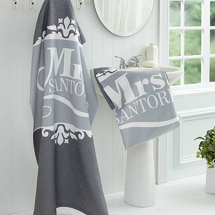  The Happy Couple Bath Towel