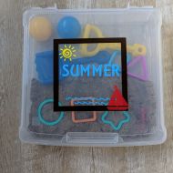 TheBookStyle Summer- beach- sensory-box-little-learner-early -education-kinetic- sand-play