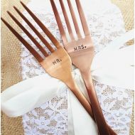 TheWoodsyWay Mr and Mrs wedding forks His and Hers custom forks Rose Gold hand stamped, personalized wedding gift Wedding keepsake, Bride Groom Limited