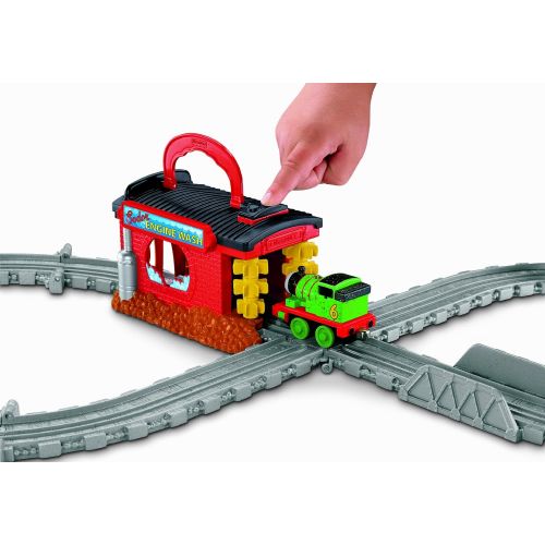  Fisher-Price Thomas & Friends Sodor Engine Wash