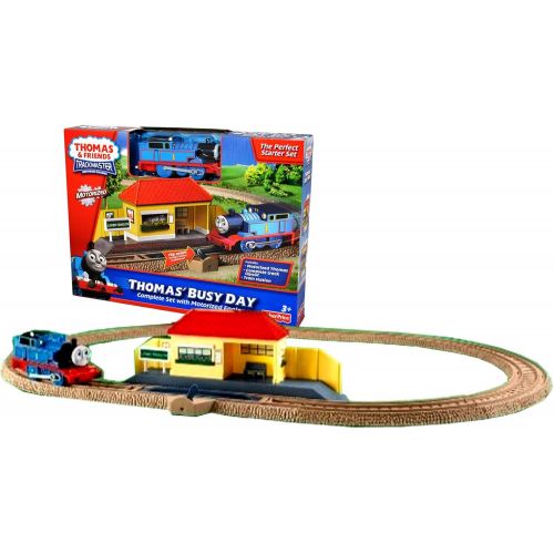  Thomas & Friends Fisher Price Year 2009 Thomas and Friends Trackmaster Motorized Railway Battery Powered Tank Engine Train Starter Playset - THOMAS BUSY DAY with Motorized Thomas Engine, Complete T