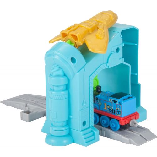  Fisher-Price Thomas & Friends Adventures, Robot Thomas n a Box