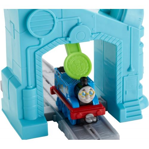  Fisher-Price Thomas & Friends Adventures, Robot Thomas n a Box