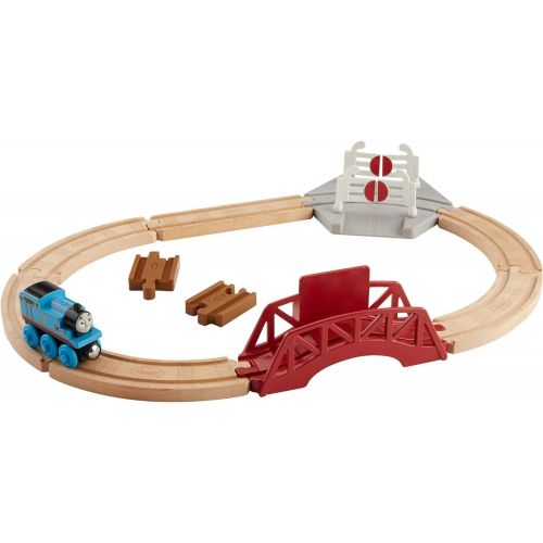  토마스와친구들 기차 장난감Thomas & Friends Bridge & Crossings Playset, Wood Track Set with Push-Along Thomas Train Engine for preschool kids