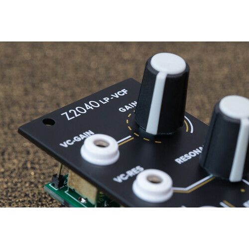  TipTop Audio Z2040 24 dB Low-Pass Filter Eurorack Module (8 HP, Black)