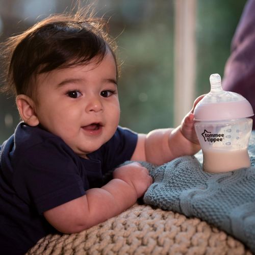 토미티피 Tommee Tippee Ultra All-in-One Newborn Gift Set, Includes Sterlizer, Pouches, Bottle warmer, Bottle...