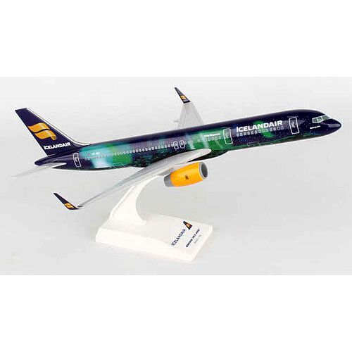  Toys & Hobbies Icelandair - Hekla Aurora - Boeing 757-200 - 1:150 - SkyMarks SKR892 - B757 NEU