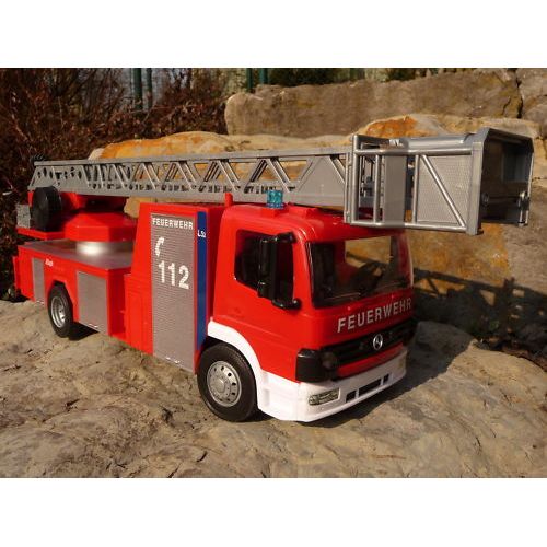  Toys & Hobbies RC Modell FEUERWEHR LKW mit BLAU-LICHT Laenge 45cm "Ferngesteuert 27MHz" 87943A