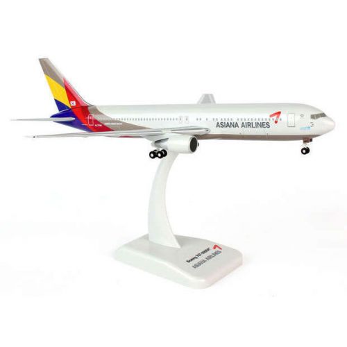  Toys & Hobbies Asiana Airlines Boeing 767-300 1:200 Hogan Wings Modell B767 4517 NEU Fahrwerk