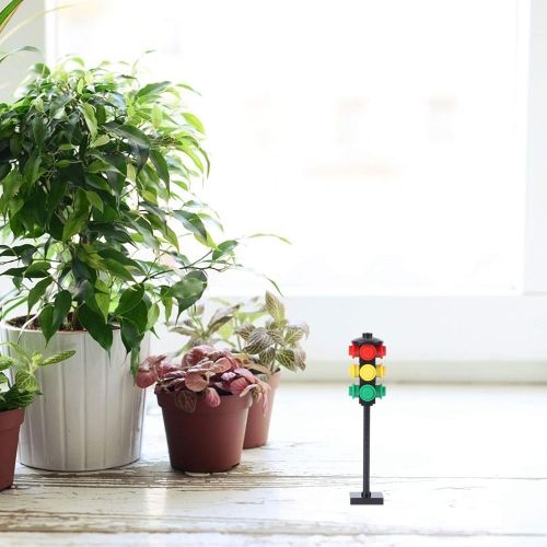  Toyvian Mini Traffic Lamp Street Lights Model Outdoor Pathway Post Lantern Kids Micro Toys Accessories Gifts for Dollhouse Playroom Decor