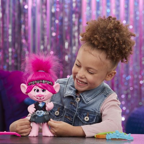 해즈브로 Hasbro DreamWorks Trolls World Tour Pop-to-Rock Poppy Singing Doll with 2 Different Looks and Sounds, Toy Sings Trolls Just Want to Have Fun (English)