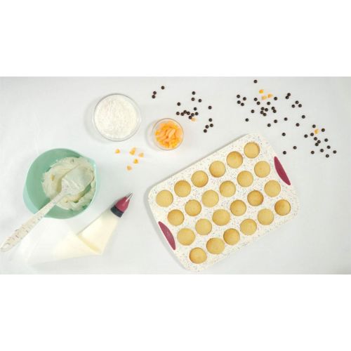  [아마존베스트]Trudeau 24 Count Mini Muffin Pan Silicone Bakeware, Confetti White