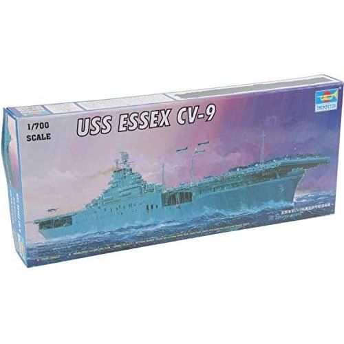  Trumpeter 05728 1700 U.S.S. Essex CV-9 Aircraft Carrier