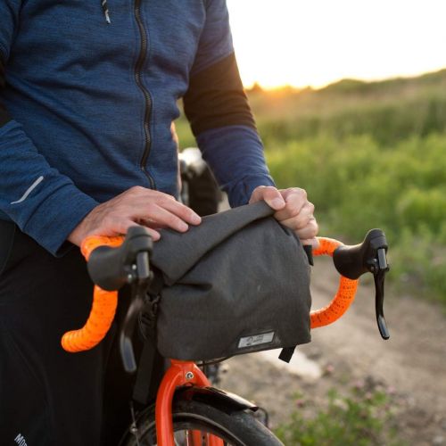  Two Wheel Gear - Dayliner Mini Roll Top Handlebar Bag (3 L) - Water Resistant with Shoulder Strap and Reflective Detail, Commuter Sling Messenger Bag