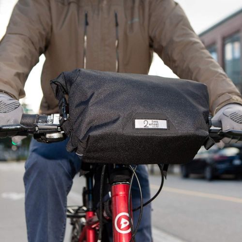  Two Wheel Gear - Dayliner Mini Roll Top Handlebar Bag (3 L) - Water Resistant with Shoulder Strap and Reflective Detail, Commuter Sling Messenger Bag