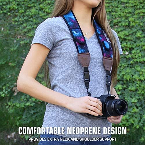  [아마존베스트]USA Gear USA GEAR TrueSHOT Camera Strap with Galaxy Neoprene Pattern , Accessory Pockets and Quick Release Buckles - Compatible With Canon , Fujifilm , Nikon , Sony and More DSLR , Mirrorle