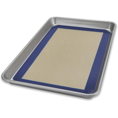  USA Pan Bakeware Nonstick Quarter Sheet Pan and Silicone Mat Set: Kitchen & Dining