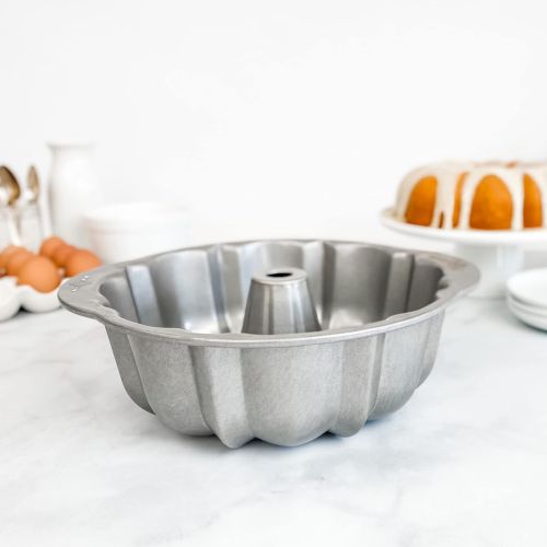  USA Pan Bakeware Nonstick Fluted Tube Cake Pan, 10-Inch, Aluminized Steel: Kitchen & Dining