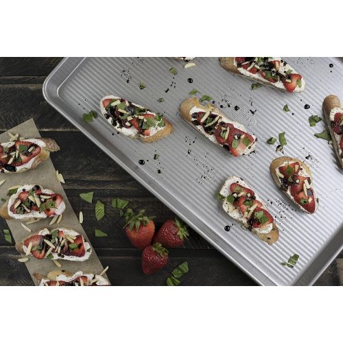  USA Pan Bakeware Half Sheet Pan, Warp Resistant Nonstick Baking Pan, Made in the USA from Aluminized Steel 17 1/4 x12 1/4 x1