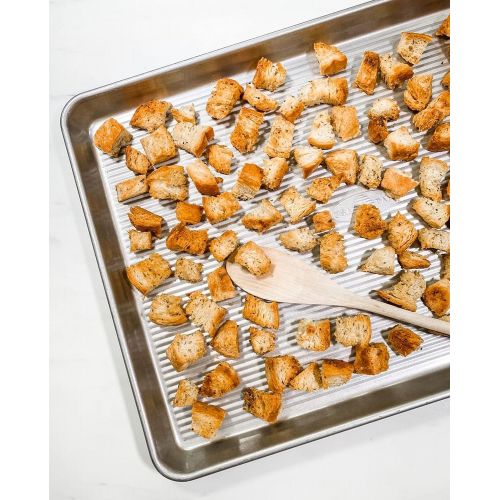  [아마존베스트]USA Pan Bakeware Half Sheet Pan, Warp Resistant Nonstick Baking Pan, Made in the USA from Aluminized Steel