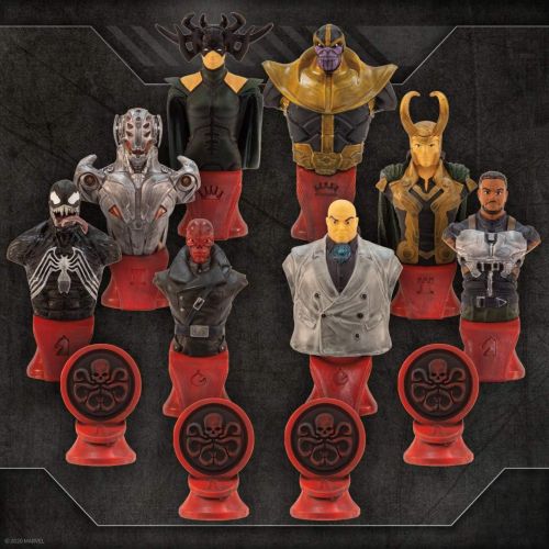  USAOPOLY Marvel Collectors Chess Set Custom Sculpted Chess Pieces Marvel Superheros & Villains Iron Man & Thanos as King Captain Marvel & Hella as Queen Officially Licensed Marvel Chess Set