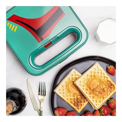  Uncanny Brands WM2-SRW-BBF Star Wars Boba Fett Double-Square Waffle Maker, 9