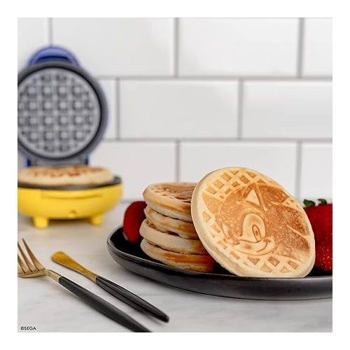  Uncanny Brands Sonic the Hedgehog Mini Waffle Maker - Sega Kitchen Appliance
