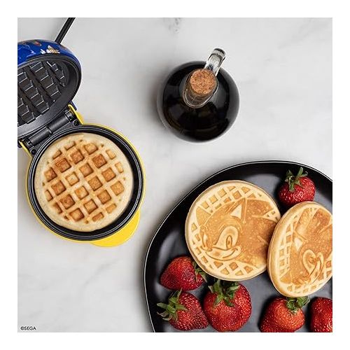  Uncanny Brands Sonic the Hedgehog Mini Waffle Maker - Sega Kitchen Appliance