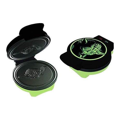  Uncanny Brands Star Wars Yoda Waffle Maker