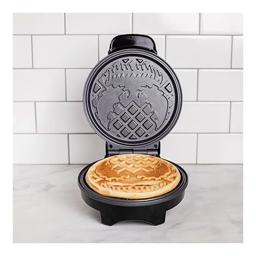  Uncanny Brands Marvel Venom Waffle Maker -Spidey's Mask on Your Waffles- Waffle Iron