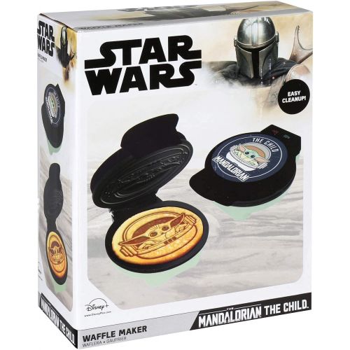  [아마존베스트]Uncanny Brands Star Wars The Mandalorian The Child Waffle Maker- Baby Yoda Waffles