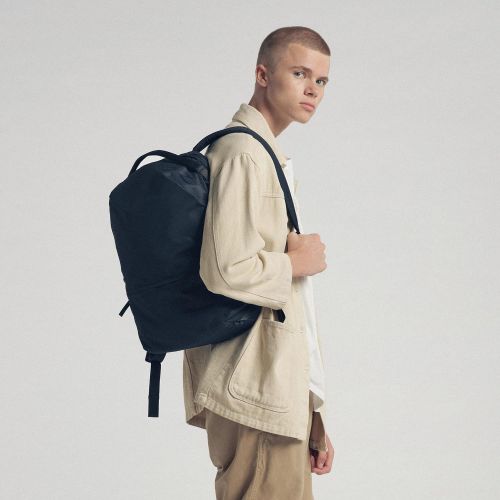  Urth Arkose 20L Backpack ? 15” Laptop Bag, Weatherproof + Recycled (Black)